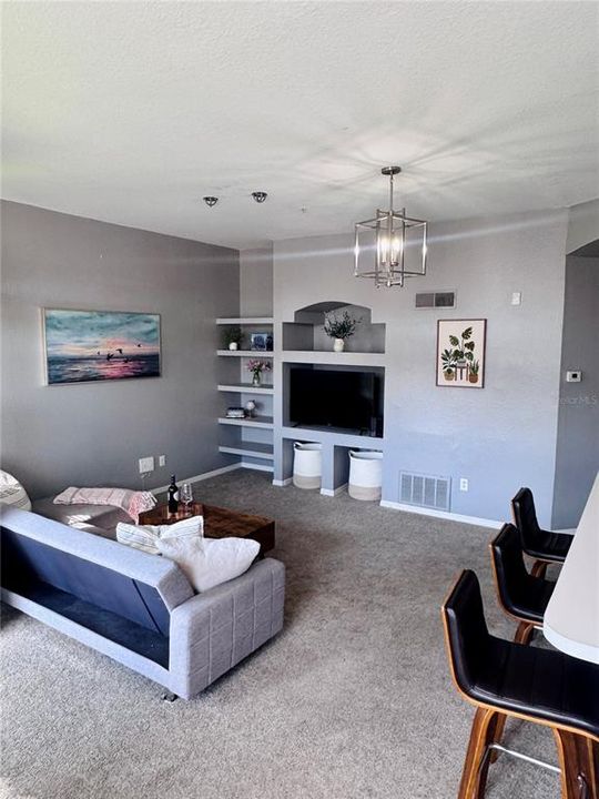 For Sale: $137,500 (1 beds, 1 baths, 842 Square Feet)
