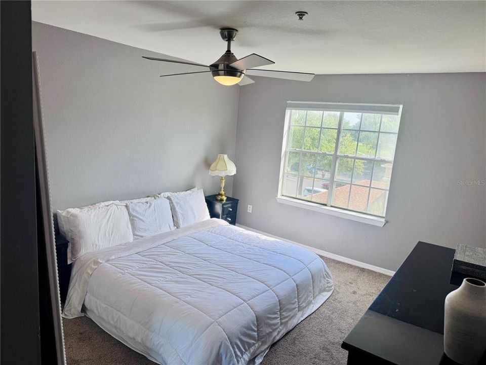 For Sale: $137,500 (1 beds, 1 baths, 842 Square Feet)