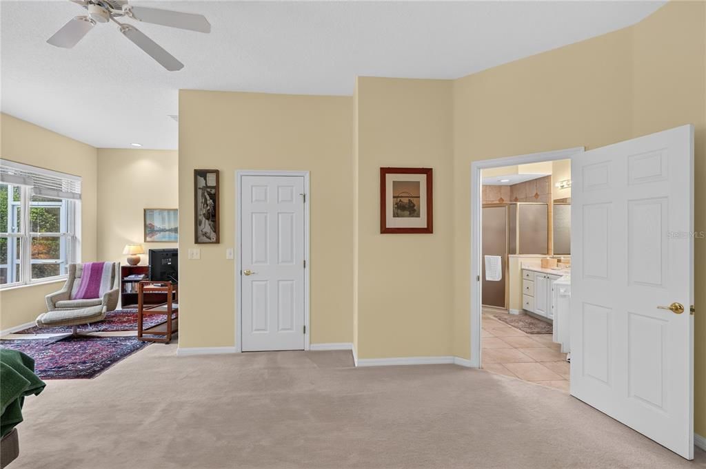 For Sale: $420,000 (2 beds, 2 baths, 2526 Square Feet)