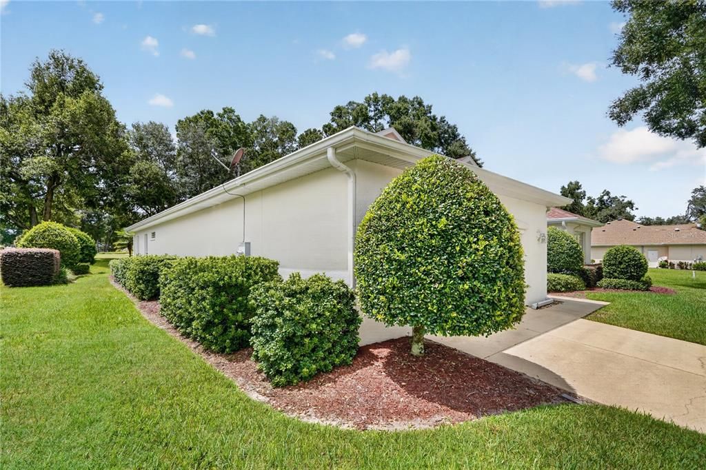 For Sale: $420,000 (2 beds, 2 baths, 2526 Square Feet)