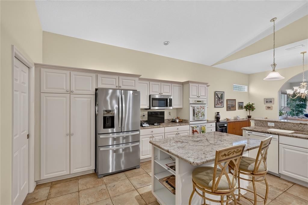 For Sale: $420,000 (2 beds, 2 baths, 2526 Square Feet)