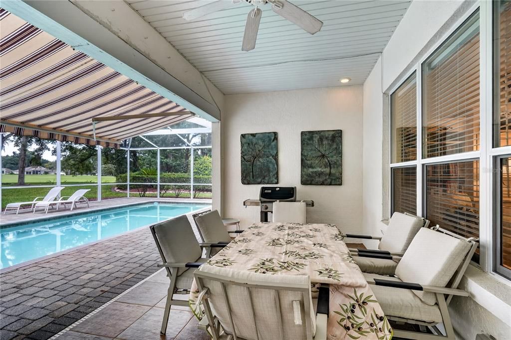 For Sale: $420,000 (2 beds, 2 baths, 2526 Square Feet)