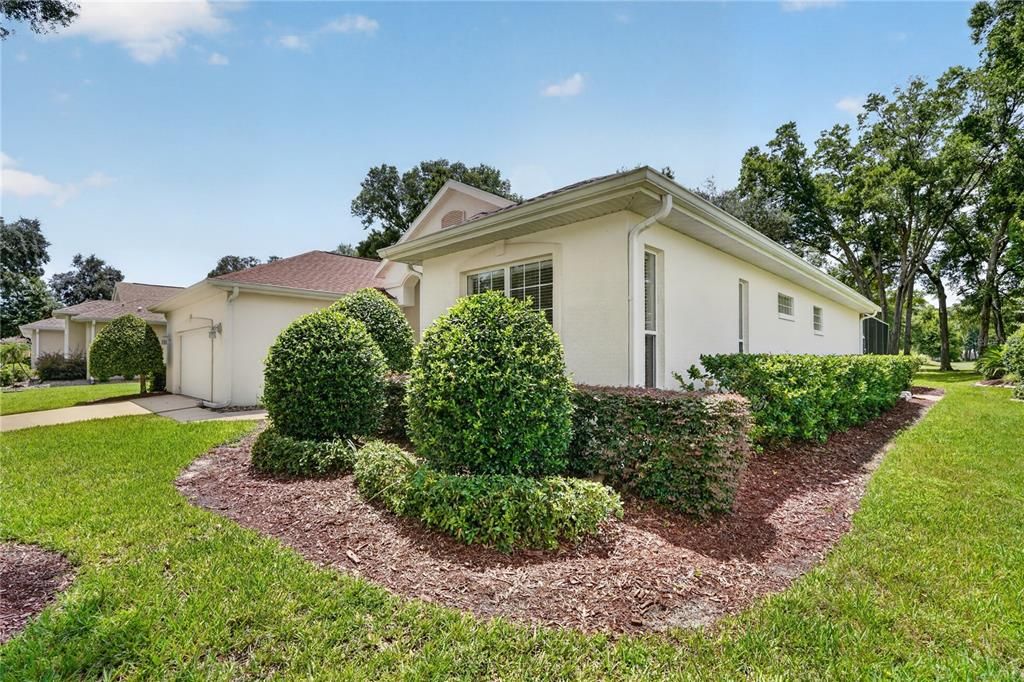 For Sale: $420,000 (2 beds, 2 baths, 2526 Square Feet)