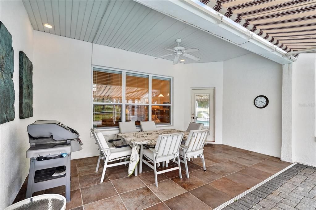 For Sale: $420,000 (2 beds, 2 baths, 2526 Square Feet)
