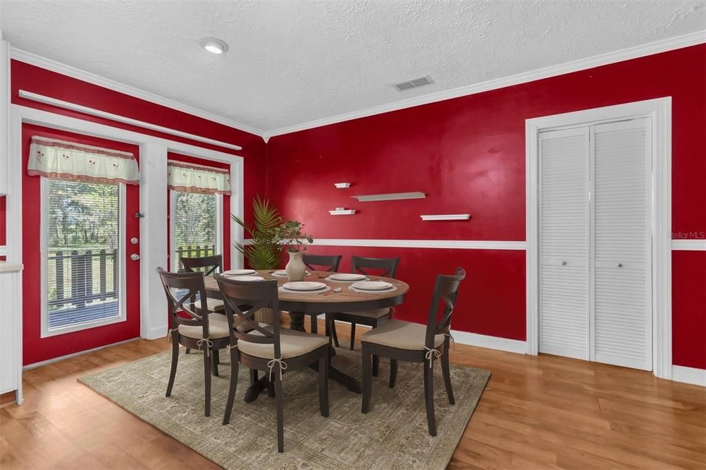 For Sale: $559,000 (3 beds, 2 baths, 1728 Square Feet)