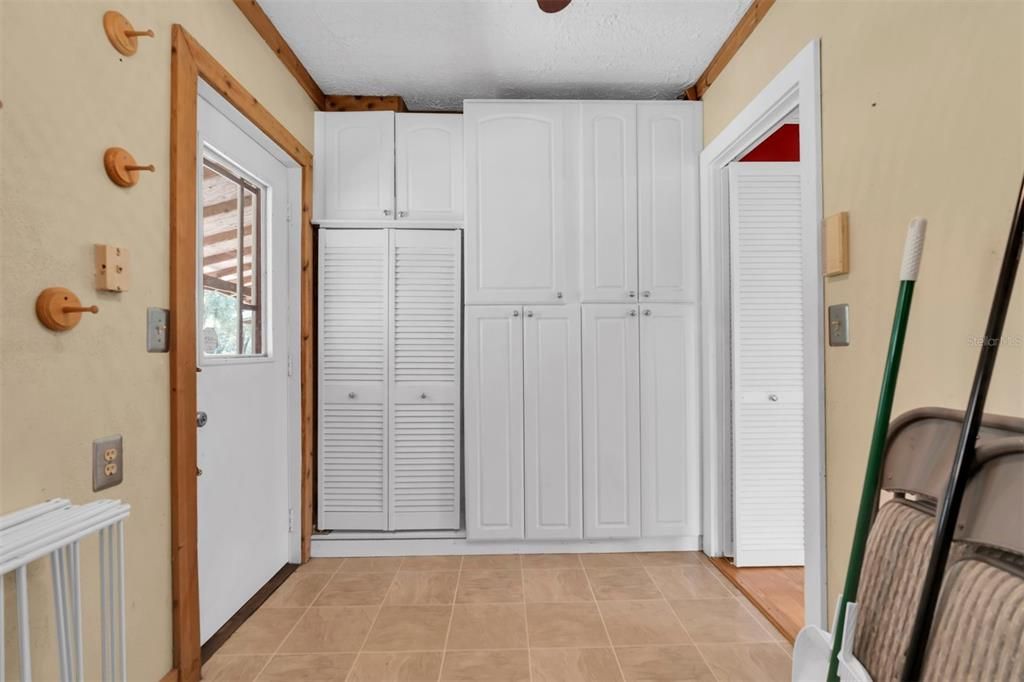 For Sale: $559,000 (3 beds, 2 baths, 1728 Square Feet)