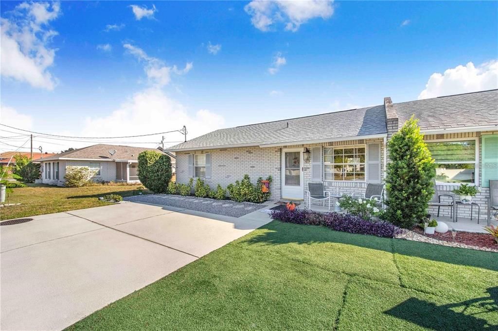 For Sale: $149,000 (2 beds, 2 baths, 858 Square Feet)