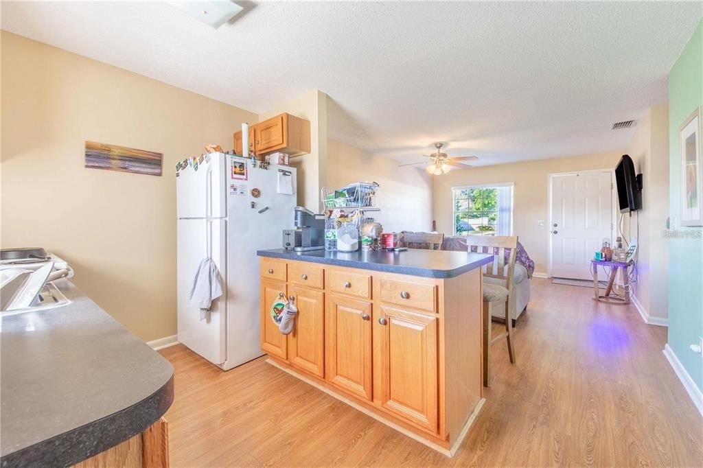 For Sale: $149,000 (2 beds, 2 baths, 858 Square Feet)