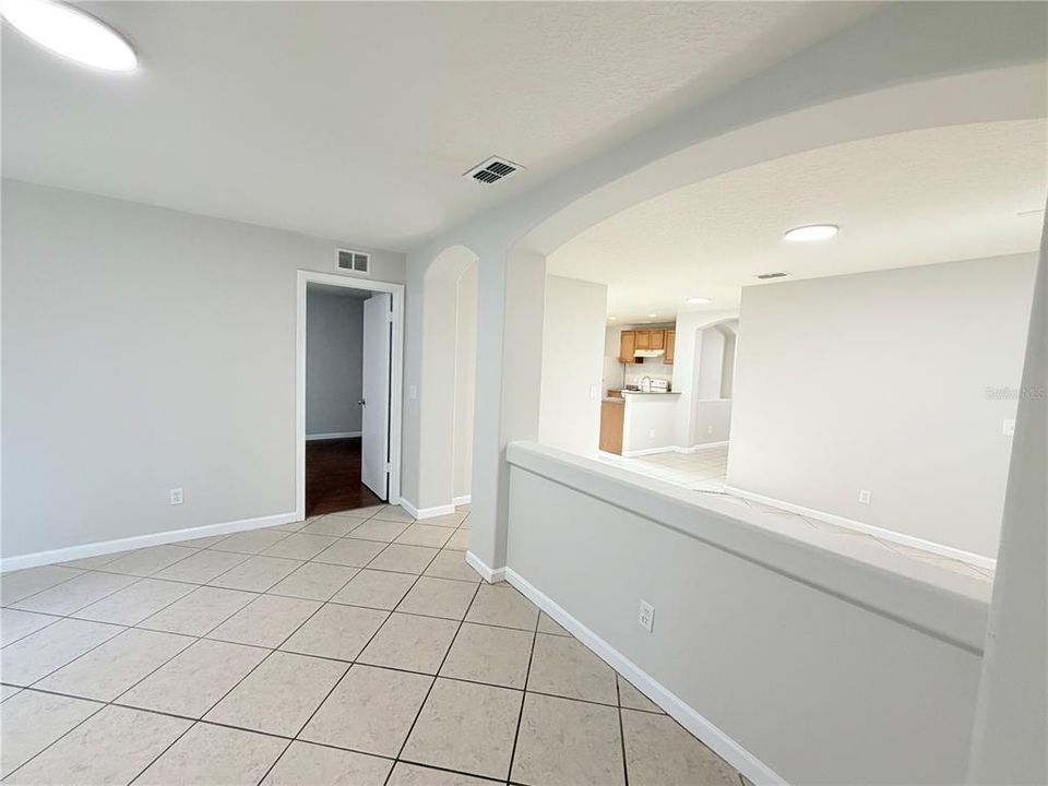 En Venta: $345,000 (4 camas, 2 baños, 1530 Pies cuadrados)