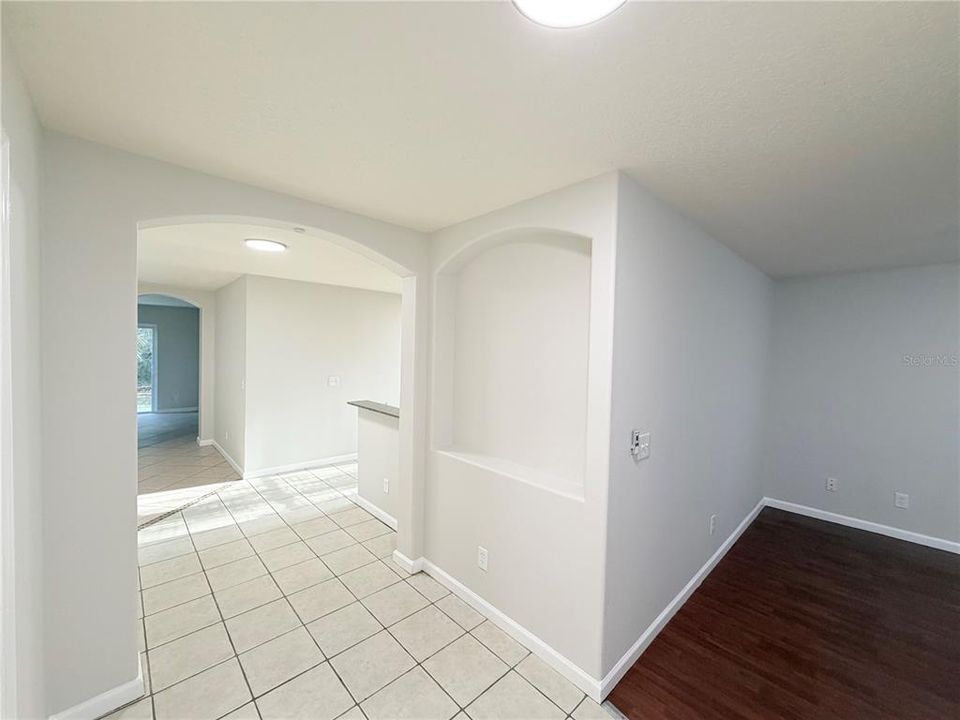 En Venta: $345,000 (4 camas, 2 baños, 1530 Pies cuadrados)