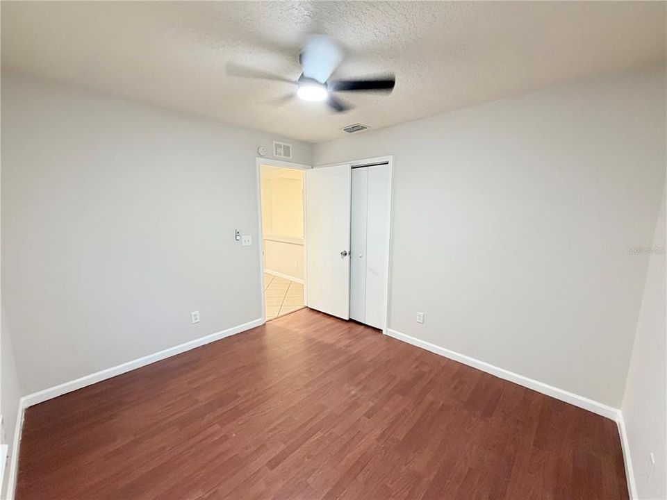 En Venta: $345,000 (4 camas, 2 baños, 1530 Pies cuadrados)