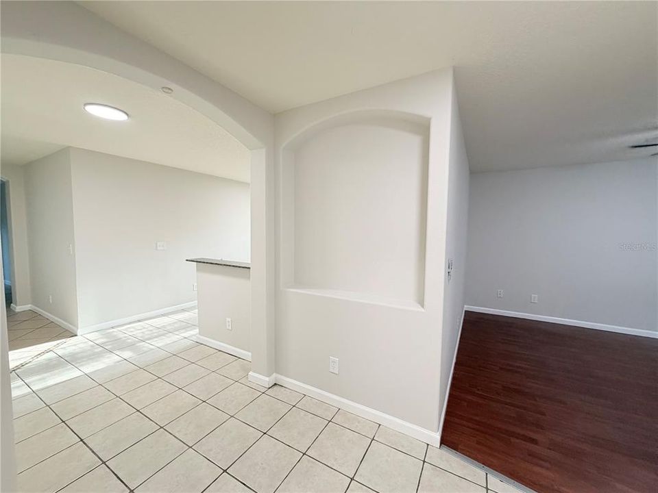 En Venta: $345,000 (4 camas, 2 baños, 1530 Pies cuadrados)
