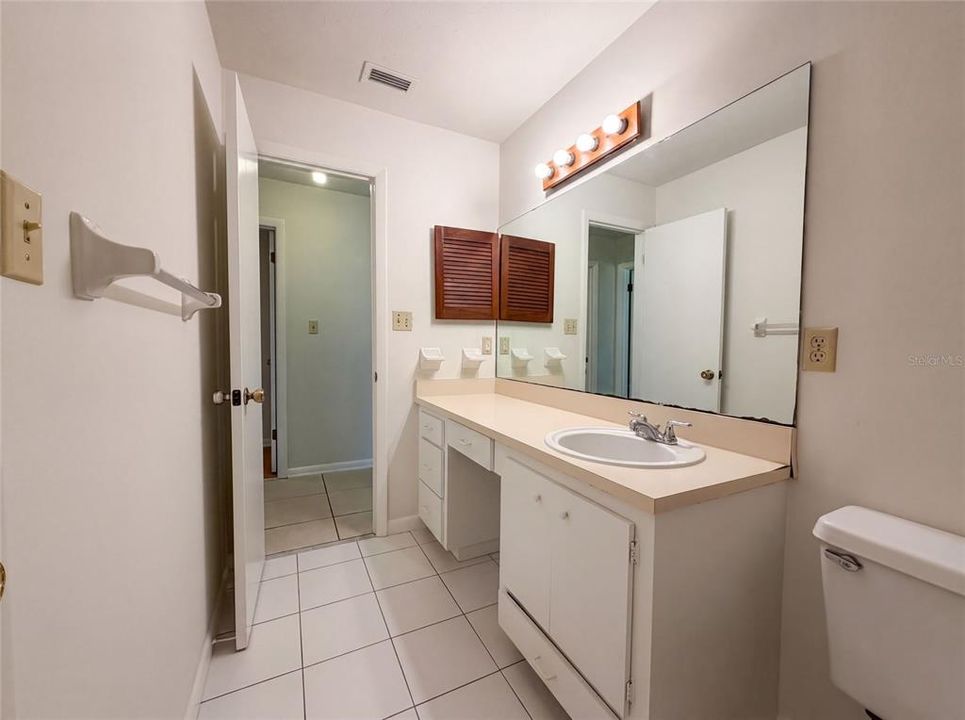 For Sale: $275,000 (3 beds, 2 baths, 1379 Square Feet)