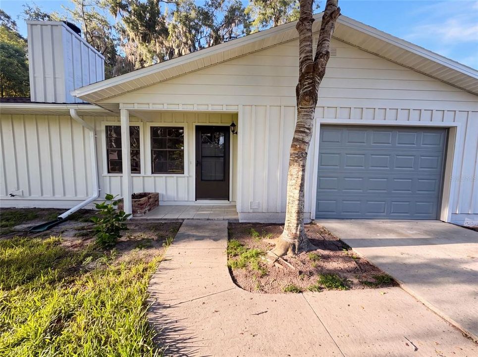 For Sale: $275,000 (3 beds, 2 baths, 1379 Square Feet)
