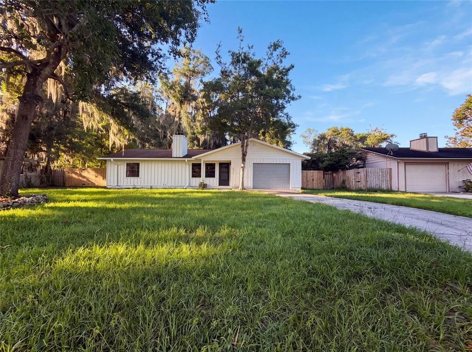 For Sale: $275,000 (3 beds, 2 baths, 1379 Square Feet)