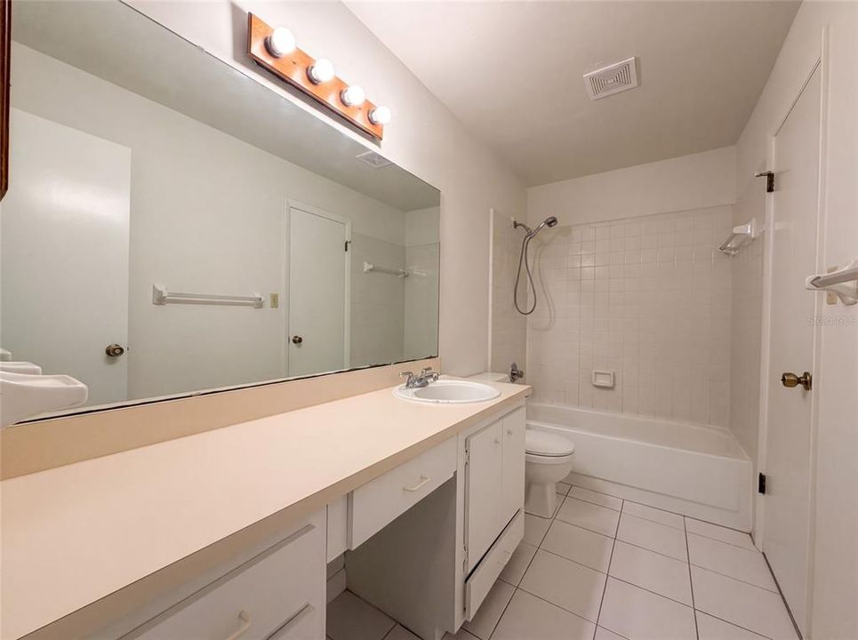 For Sale: $275,000 (3 beds, 2 baths, 1379 Square Feet)