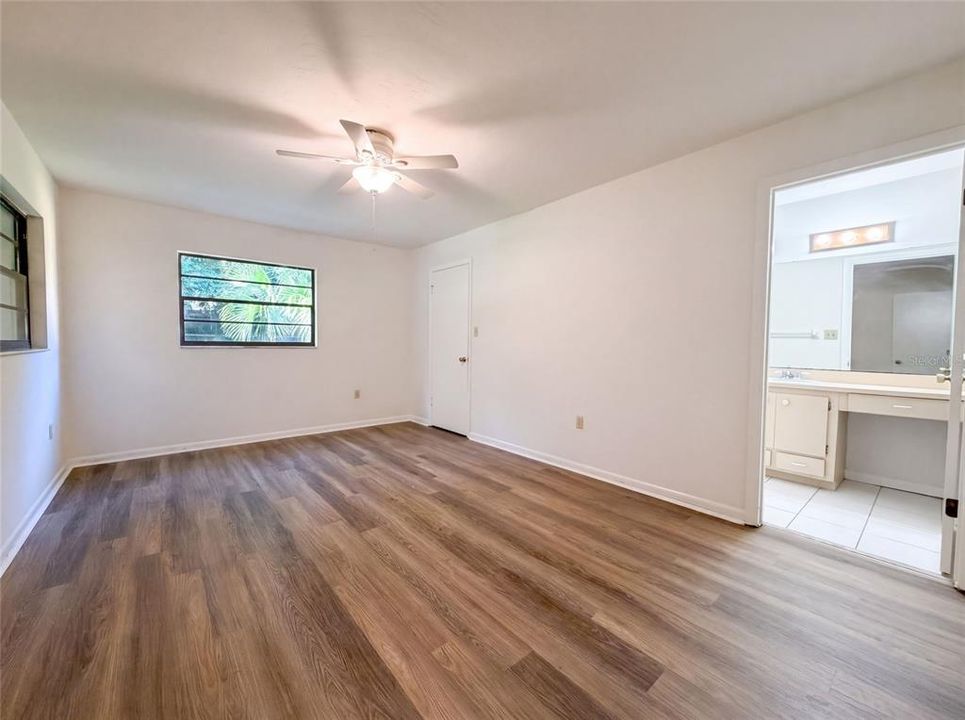 For Sale: $275,000 (3 beds, 2 baths, 1379 Square Feet)