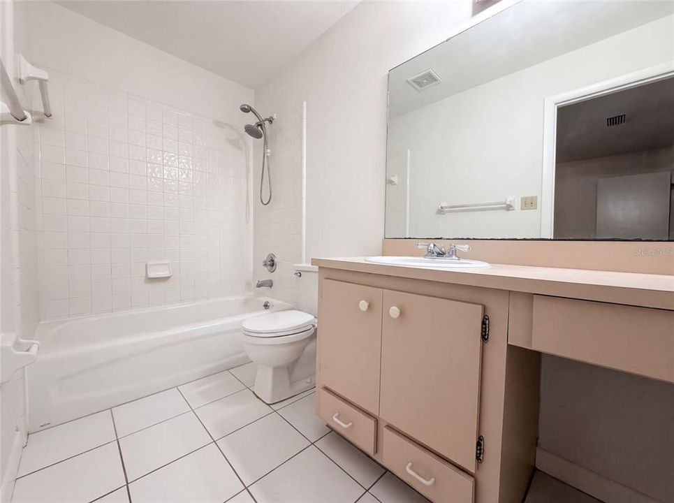 For Sale: $275,000 (3 beds, 2 baths, 1379 Square Feet)