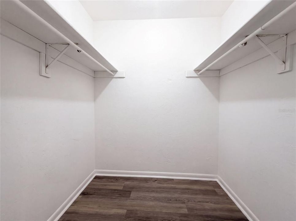 For Sale: $275,000 (3 beds, 2 baths, 1379 Square Feet)
