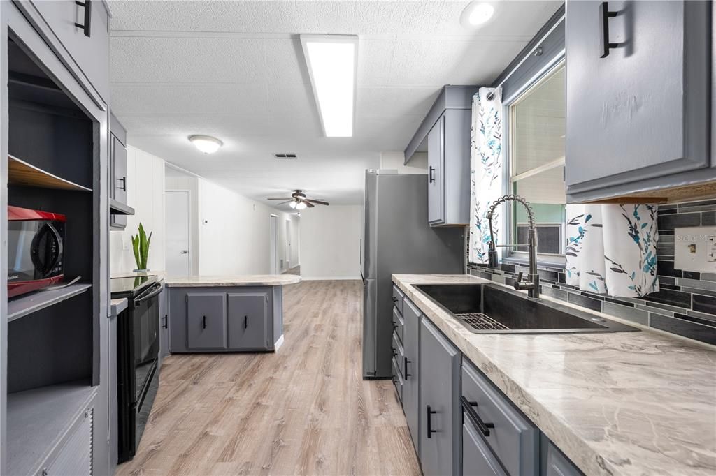 For Sale: $289,900 (3 beds, 2 baths, 1448 Square Feet)