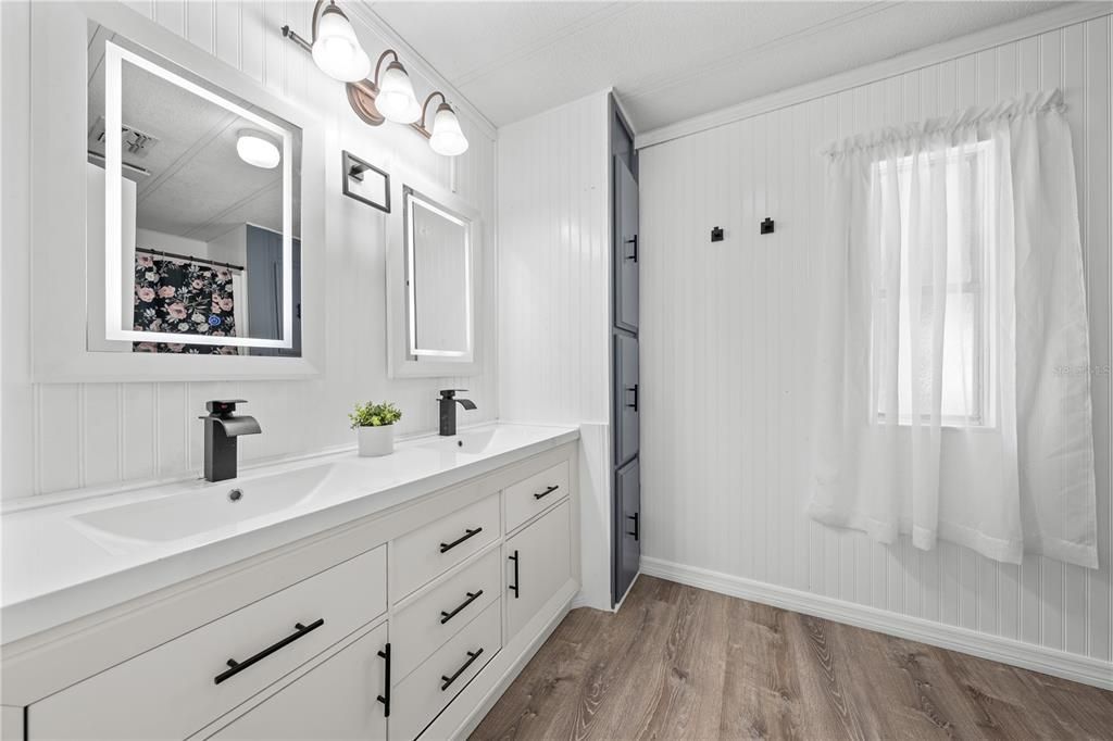 For Sale: $289,900 (3 beds, 2 baths, 1448 Square Feet)