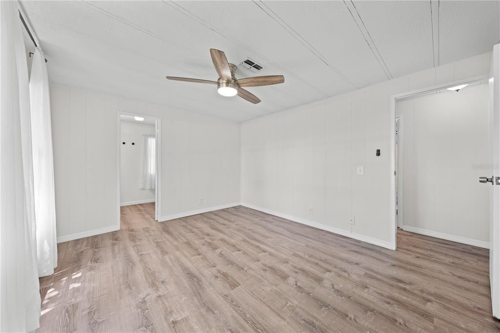 For Sale: $289,900 (3 beds, 2 baths, 1448 Square Feet)