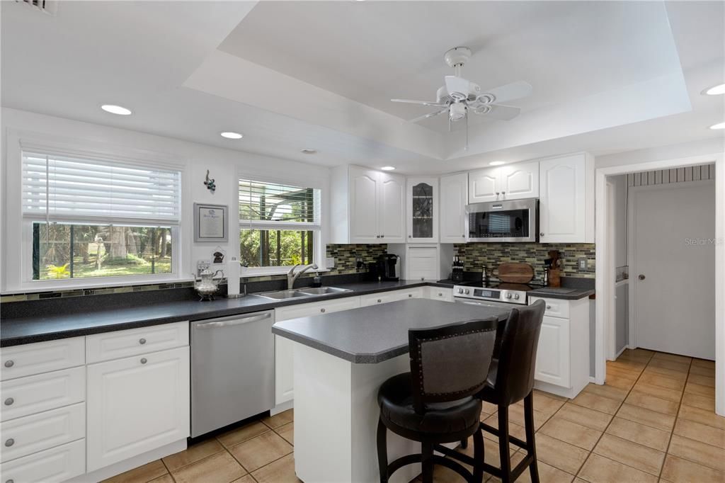 For Sale: $689,000 (4 beds, 3 baths, 2605 Square Feet)