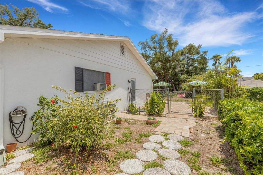 For Sale: $689,000 (4 beds, 3 baths, 2605 Square Feet)