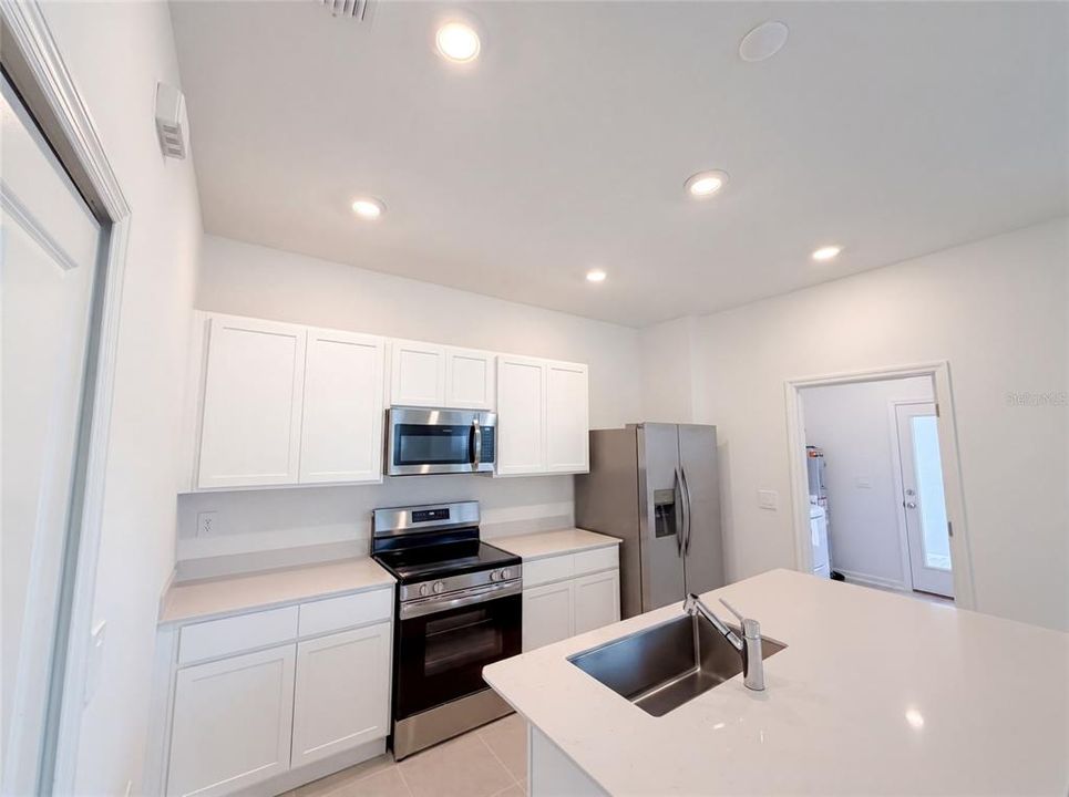 En Venta: $345,000 (3 camas, 2 baños, 1755 Pies cuadrados)