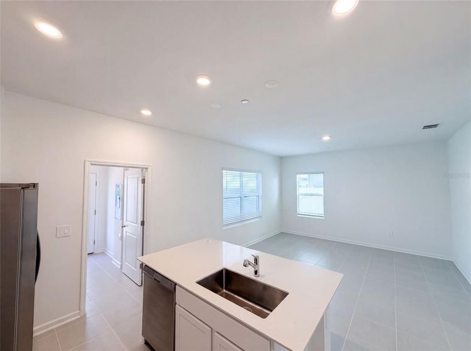 En Venta: $345,000 (3 camas, 2 baños, 1755 Pies cuadrados)
