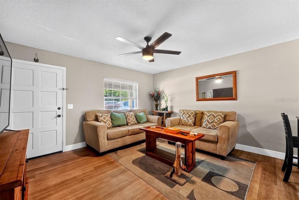 For Sale: $395,000 (3 beds, 1 baths, 1431 Square Feet)