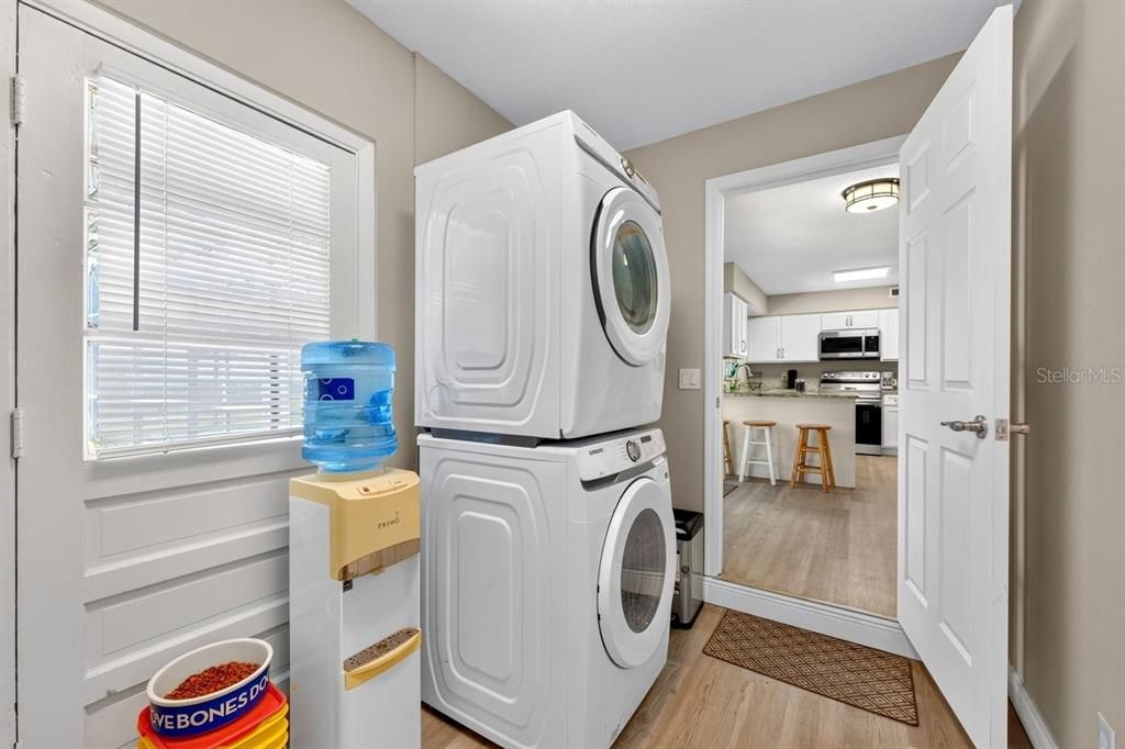 For Sale: $395,000 (3 beds, 1 baths, 1431 Square Feet)
