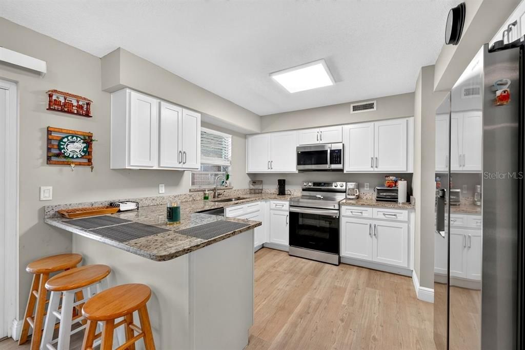 For Sale: $395,000 (3 beds, 1 baths, 1431 Square Feet)