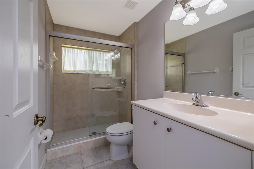 En Venta: $599,000 (3 camas, 3 baños, 2728 Pies cuadrados)