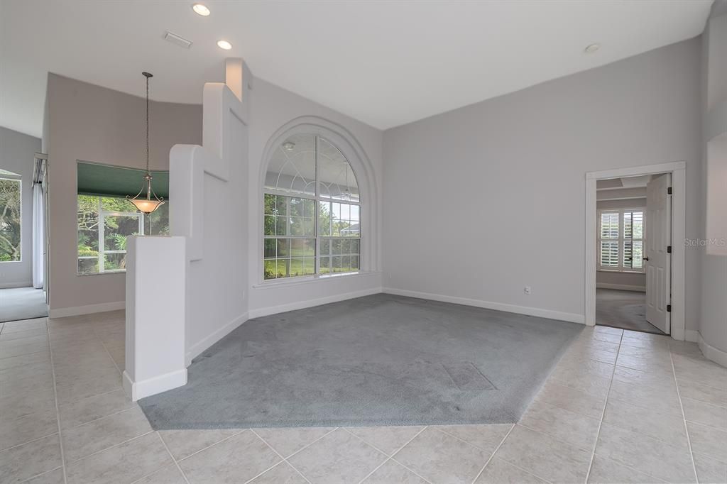 En Venta: $599,000 (3 camas, 3 baños, 2728 Pies cuadrados)