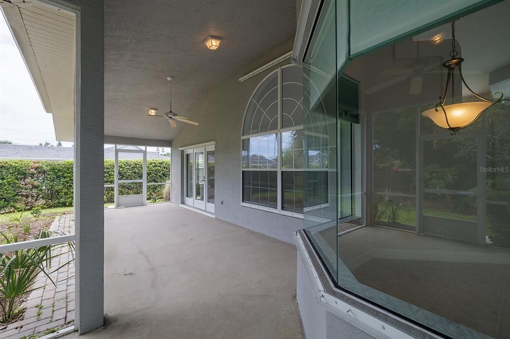 En Venta: $599,000 (3 camas, 3 baños, 2728 Pies cuadrados)