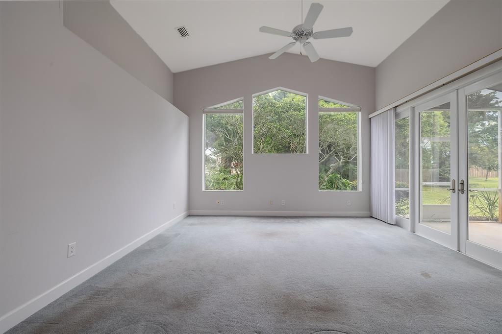 En Venta: $599,000 (3 camas, 3 baños, 2728 Pies cuadrados)