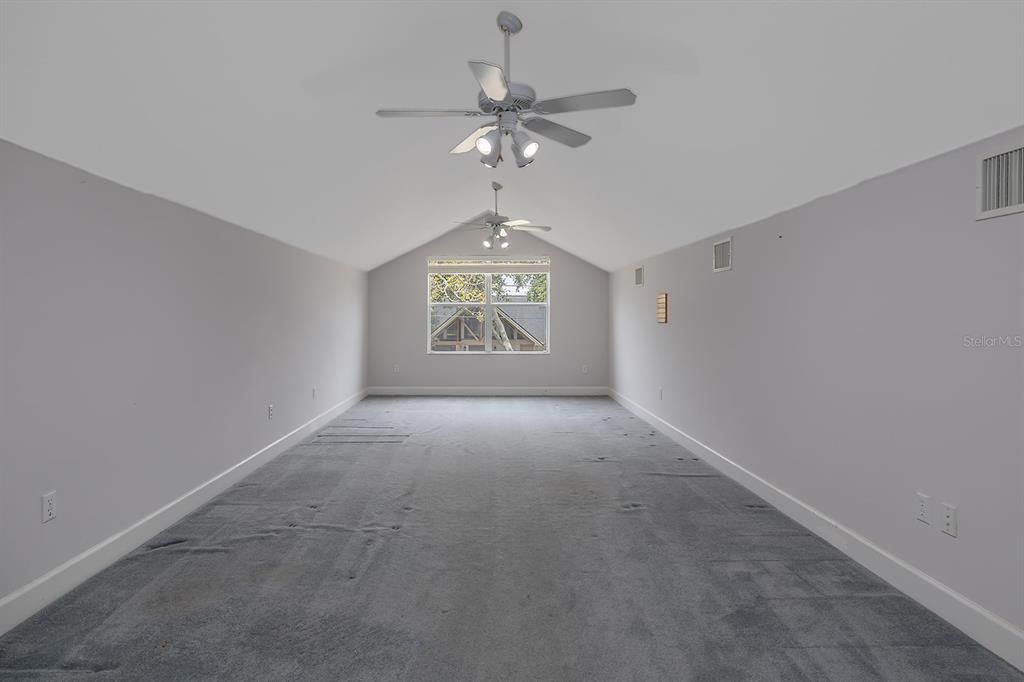 En Venta: $599,000 (3 camas, 3 baños, 2728 Pies cuadrados)