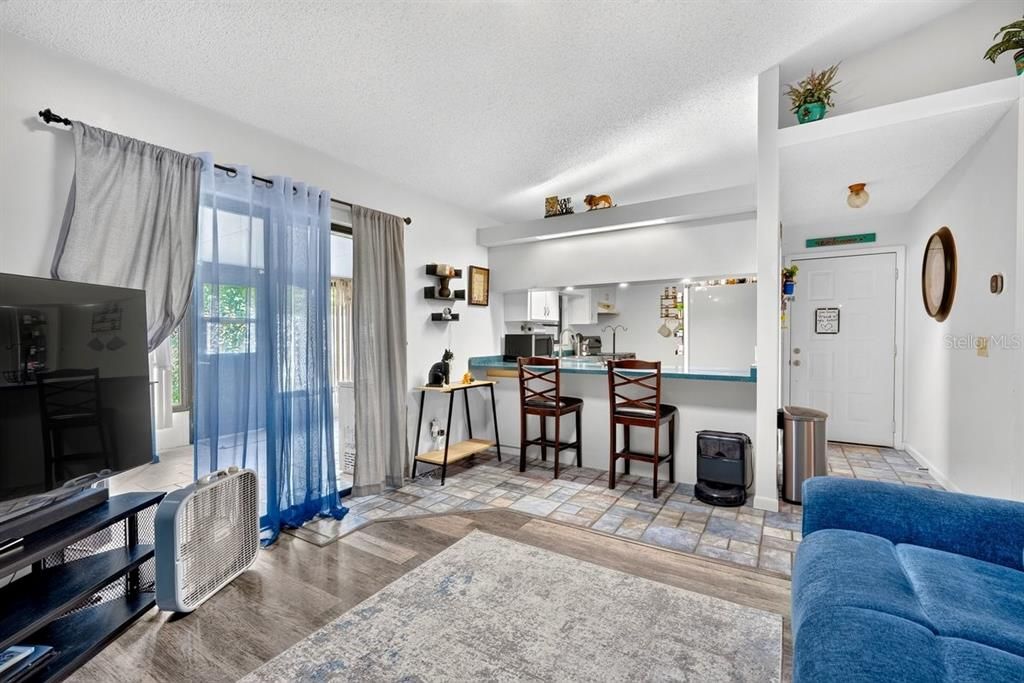 En Venta: $180,000 (2 camas, 1 baños, 738 Pies cuadrados)