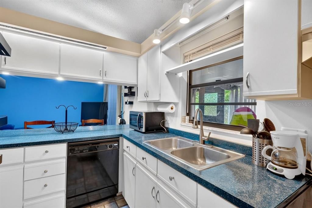 En Venta: $180,000 (2 camas, 1 baños, 738 Pies cuadrados)