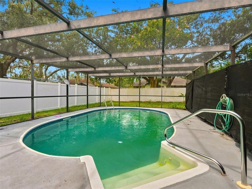 For Sale: $310,000 (2 beds, 2 baths, 1268 Square Feet)