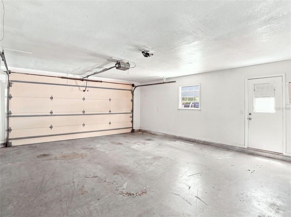 For Sale: $310,000 (2 beds, 2 baths, 1268 Square Feet)