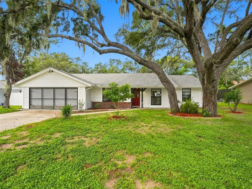 For Sale: $310,000 (2 beds, 2 baths, 1268 Square Feet)