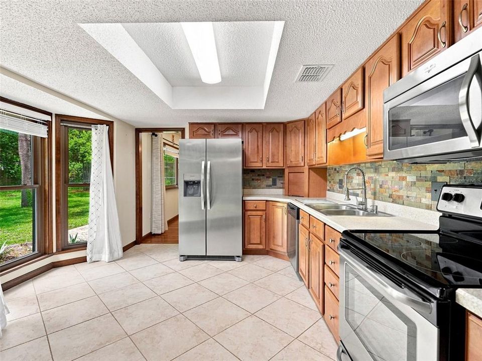 For Sale: $310,000 (2 beds, 2 baths, 1268 Square Feet)
