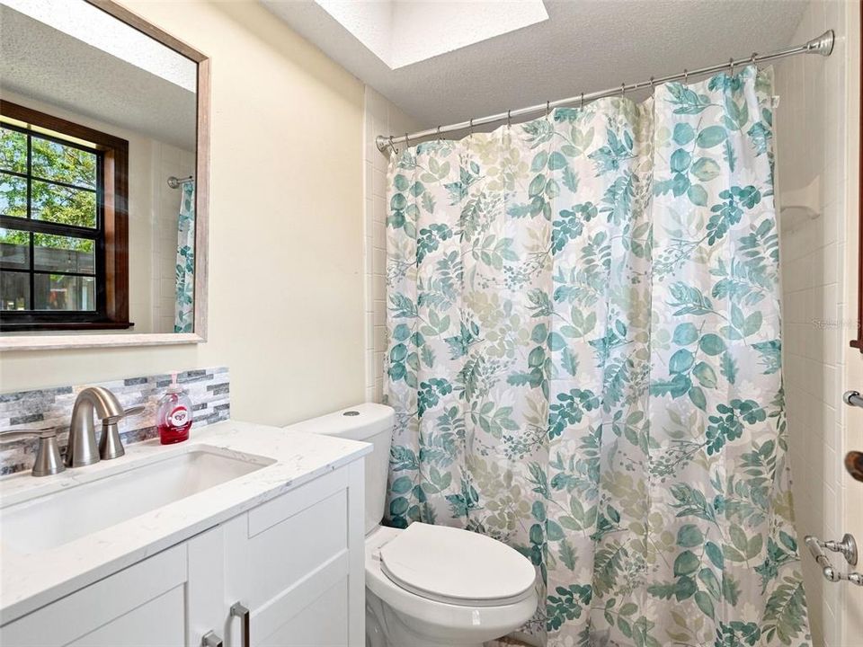 For Sale: $310,000 (2 beds, 2 baths, 1268 Square Feet)