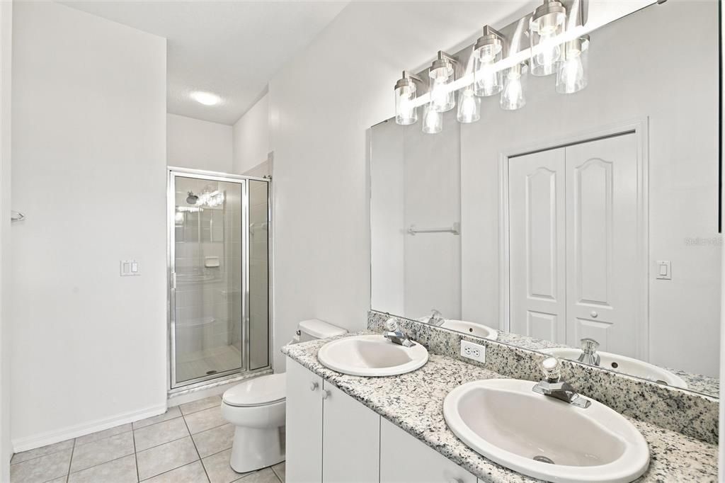 For Sale: $335,000 (2 beds, 2 baths, 1265 Square Feet)