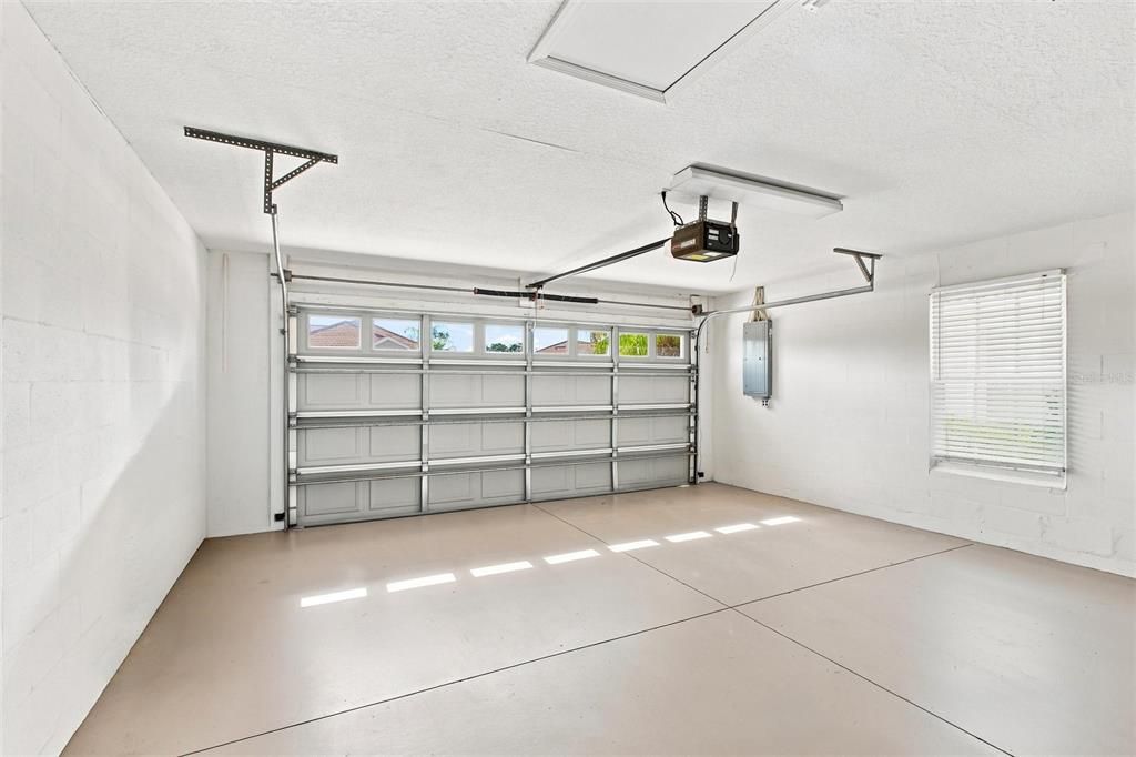 For Sale: $335,000 (2 beds, 2 baths, 1265 Square Feet)