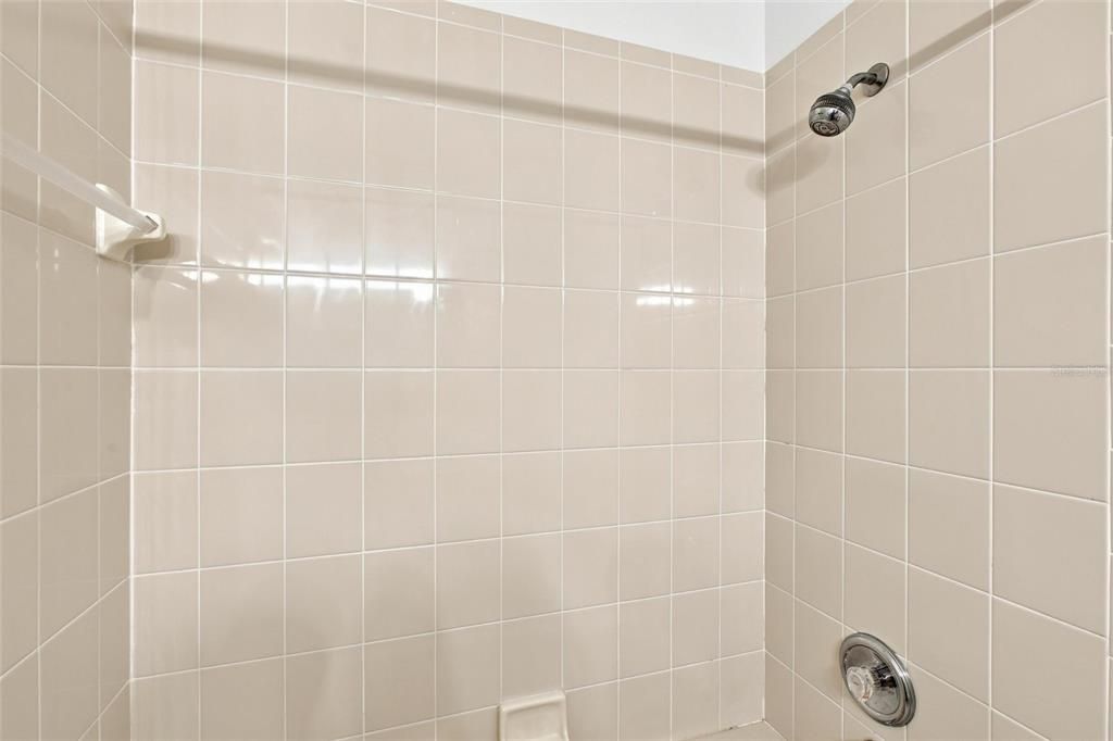 For Sale: $335,000 (2 beds, 2 baths, 1265 Square Feet)