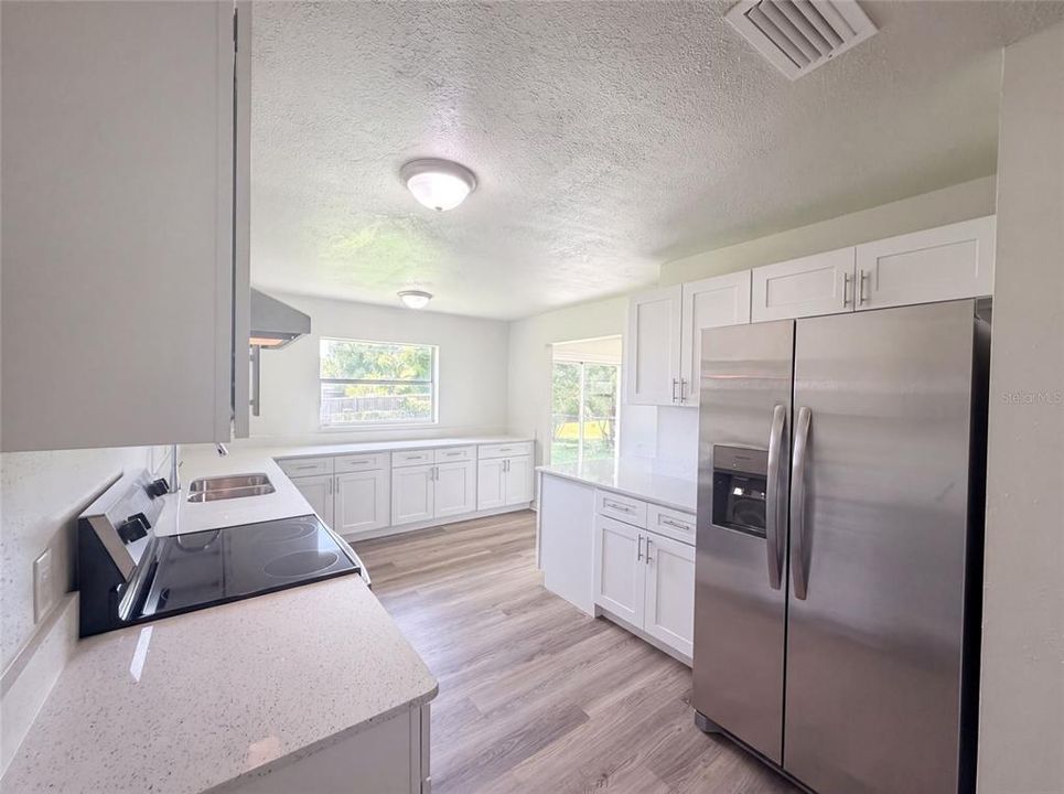 En Venta: $330,000 (3 camas, 2 baños, 1847 Pies cuadrados)