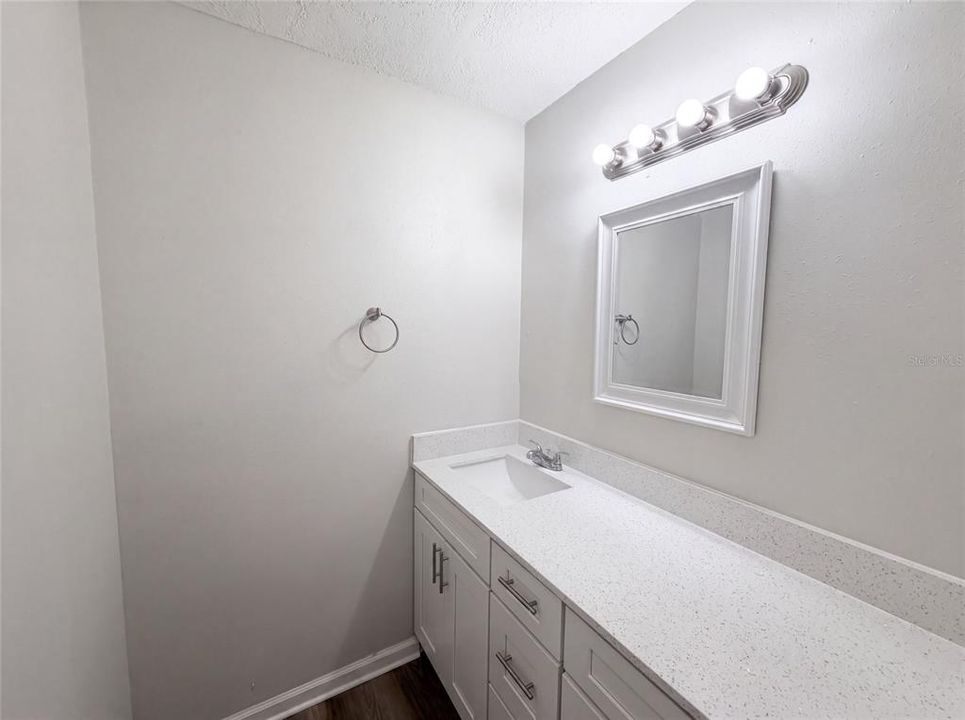 En Venta: $330,000 (3 camas, 2 baños, 1847 Pies cuadrados)